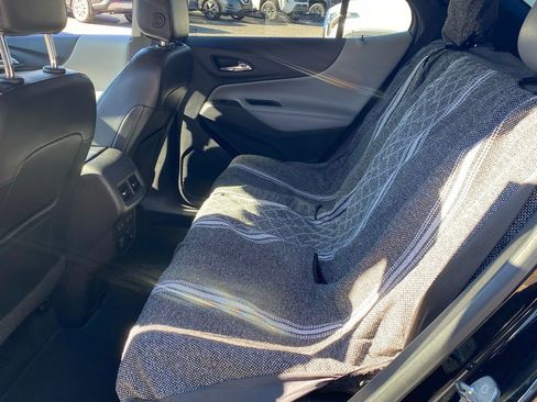 Used 2018 Chevrolet Equinox Premier image 8