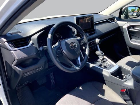 Used 2024 Toyota RAV4 XLE w/ Convenience Package FWD image 17