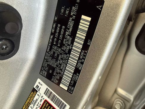 Used 2023 Toyota Highlander XLE AWD/4WD image 38