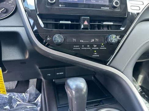 Used 2023 Toyota Camry SE FWD image 10