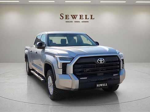 Used 2022 Toyota Tundra SR5 AWD/4WD image 7
