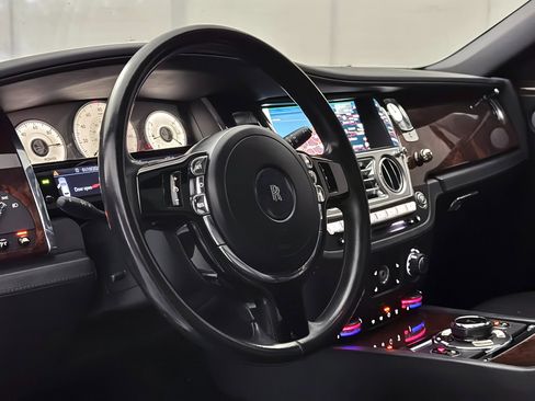 Used 2014 Rolls-Royce Ghost image 23