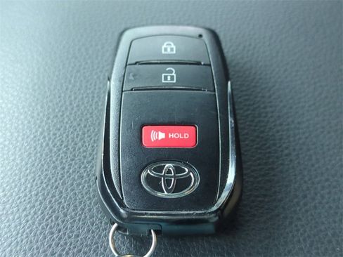 Used 2025 Toyota Tacoma SR5 image 32