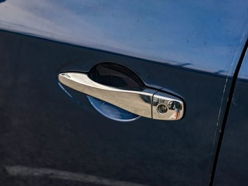 Used 2020 Nissan Pathfinder S image 46