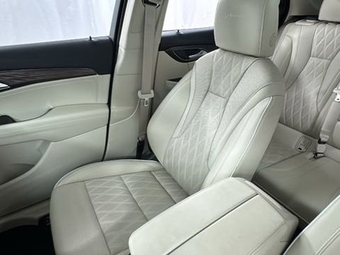 Used 2023 Buick Envision Avenir image 13