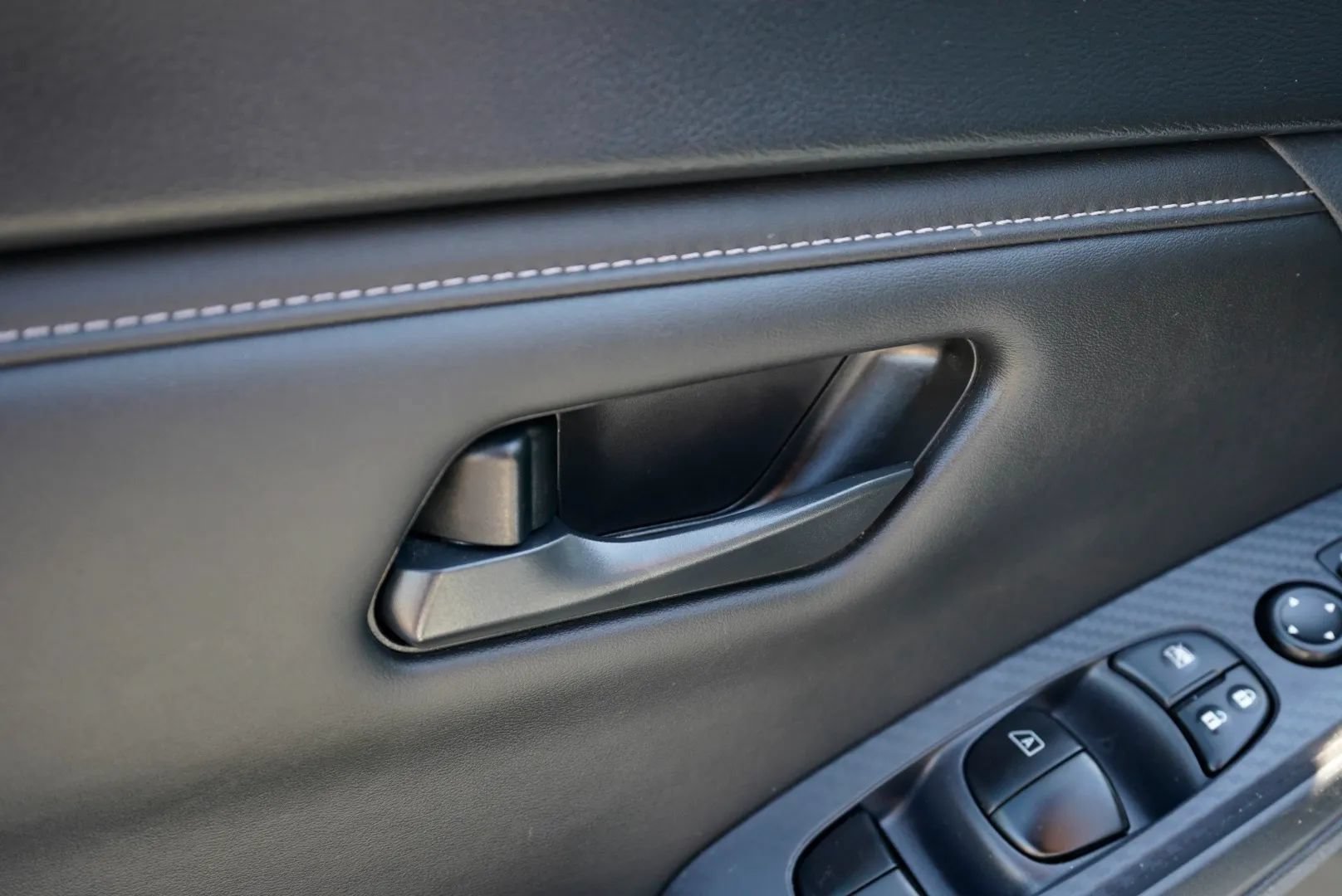 Used 2025 Nissan Sentra S FWD image 18