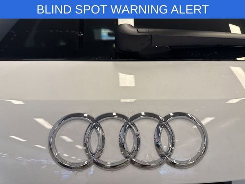 Used 2025 Audi Q3 2.0T Premium w/ Convenience Package image 13