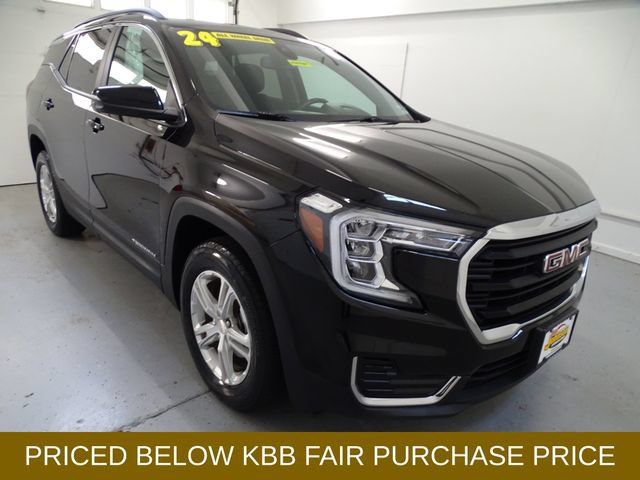 Certified 2024 GMC Terrain SLE w/ Driver Convenience Package AWD/4WD image 1