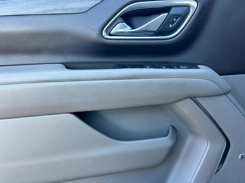 Used 2021 GMC Yukon XL SLT image 8