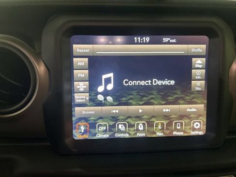 Used 2022 Jeep Wrangler Sport AWD/4WD image 19