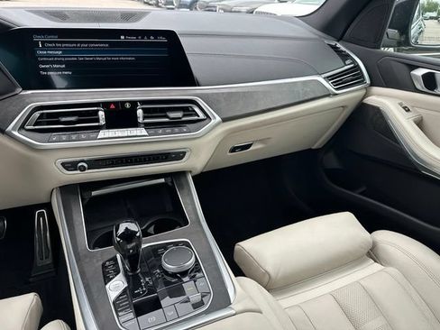 Used 2022 BMW X5 xDrive45e w/ M Sport Package AWD/4WD image 34