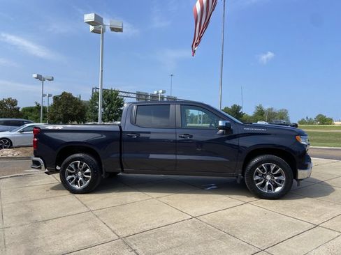 Used 2023 Chevrolet Silverado 1500 LT AWD/4WD image 14