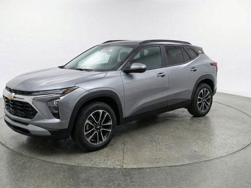 Used 2025 Chevrolet TrailBlazer LT image 3