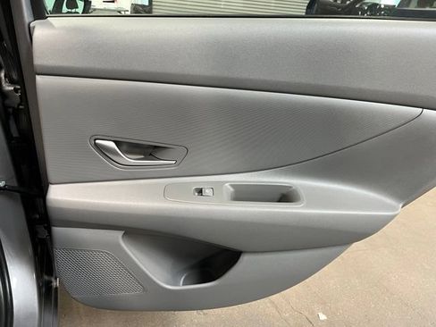Used 2024 Hyundai Elantra SEL FWD image 13