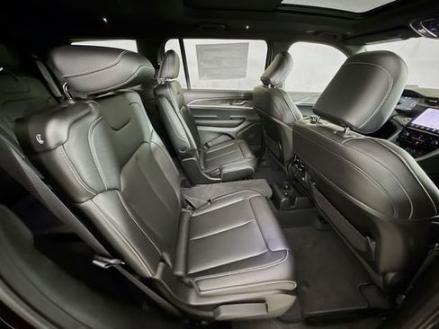 New 2025 Jeep Grand Cherokee L Limited w/ Black Appearance Package AWD/4WD image 29