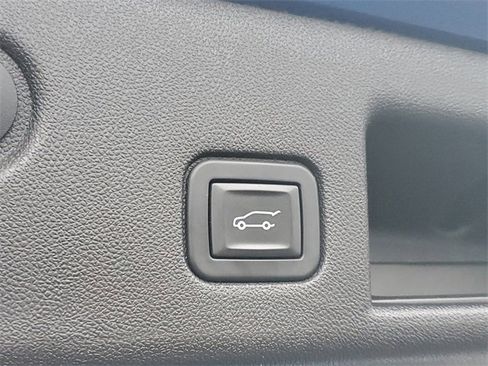 Certified 2019 Chevrolet Equinox LT image 8