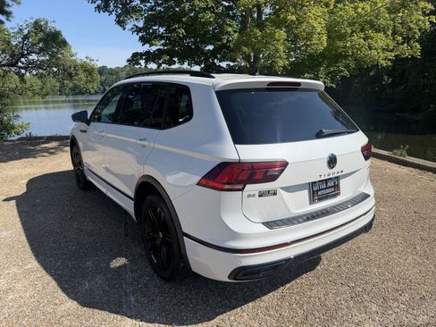 Used 2022 Volkswagen Tiguan SE R-Line AWD/4WD image 5