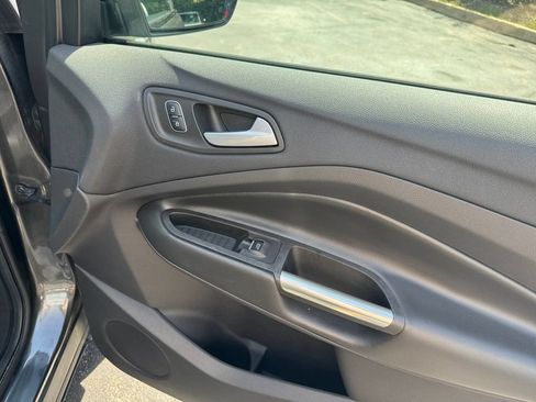 Used 2017 Ford Escape Titanium FWD image 22
