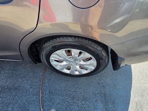 Used 2012 Honda Civic LX image 9