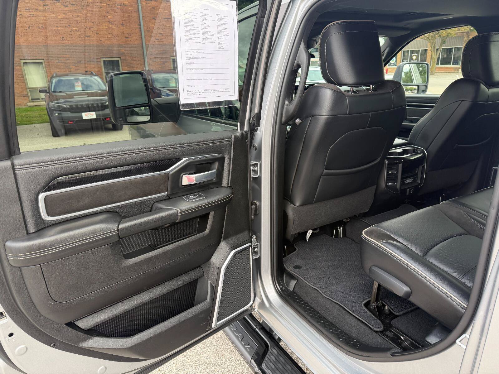 Used 2023 RAM 2500 Laramie AWD/4WD image 12