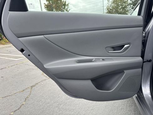 Certified 2025 Hyundai Elantra Sport image 25