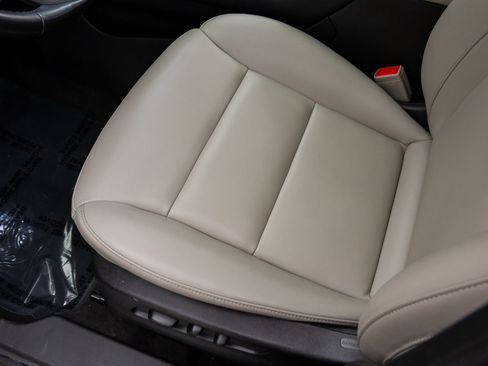 Certified 2023 Cadillac XT4 Luxury w/ Cold Weather Package image 17