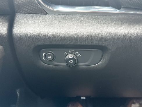 Used 2023 Chevrolet Traverse Premier w/ Redline Edition image 41