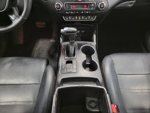 Used 2019 Kia Sorento SX w/ SX Touring Package image 17