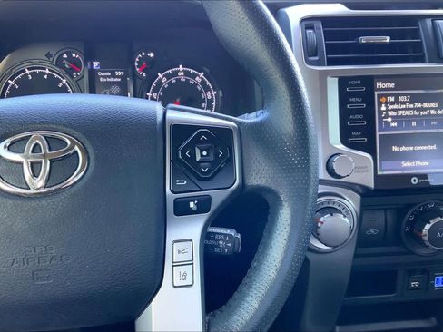 Used 2021 Toyota 4Runner SR5 Premium image 25