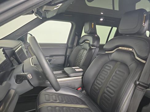 Used 2025 Rivian R1S Adventure AWD/4WD image 20