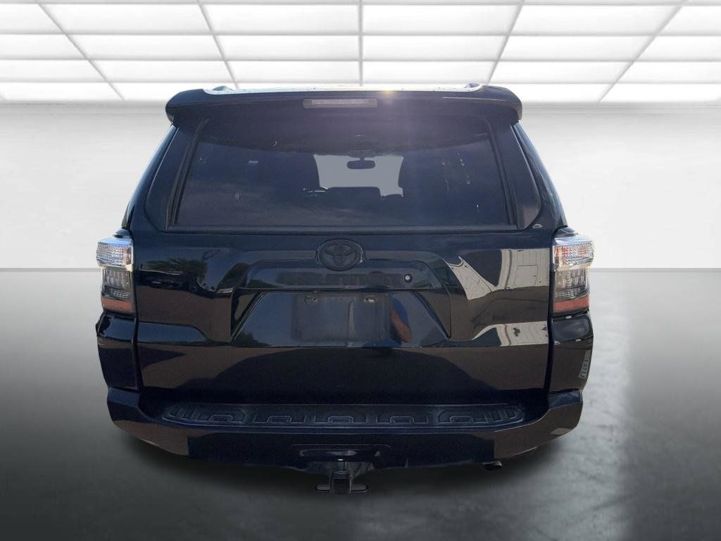 Used 2016 Toyota 4Runner SR5 AWD/4WD image 3