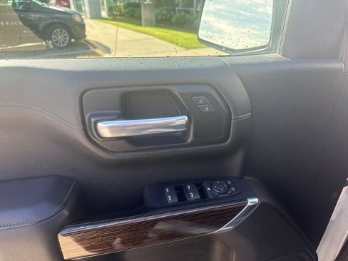 Used 2019 GMC Sierra 1500 SLE w/ SLE Value Package AWD/4WD image 11