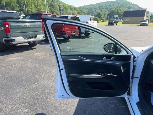 Used 2021 Kia K5 GT-Line image 10