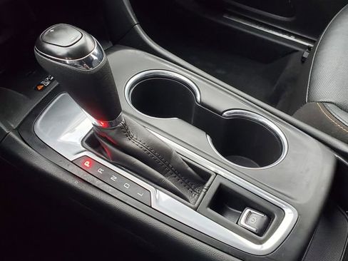 Certified 2020 Chevrolet Equinox Premier w/ Premier Redline Edition image 38