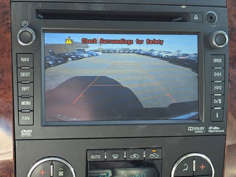 Used 2013 Chevrolet Avalanche LTZ image 21