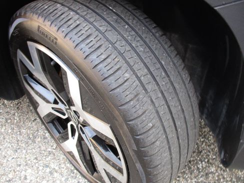 Used 2022 Volkswagen Taos SEL image 40