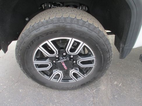 Certified 2022 GMC Sierra 2500 Pro w/ Convenience Package image 13