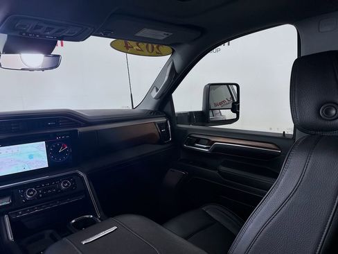 Used 2024 GMC Sierra 3500 Denali w/ Denali Reserve Package image 26