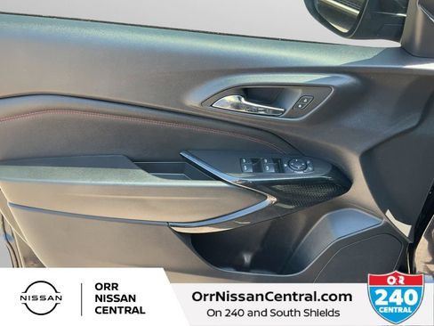 Used 2025 Chevrolet Trax RS w/ Driver Confidence Package FWD image 16