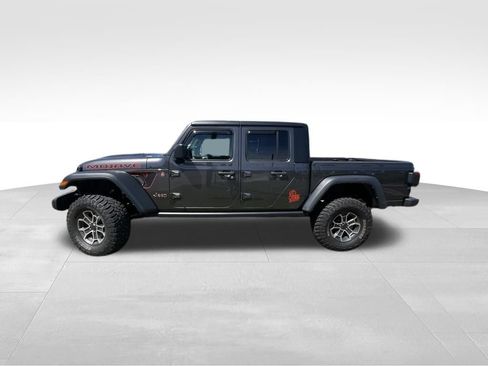 Used 2024 Jeep Gladiator Mojave w/ Technology Group AWD/4WD image 5