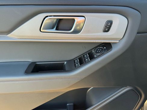 New 2026 Ford Explorer Active w/ Active Comfort Package image 7