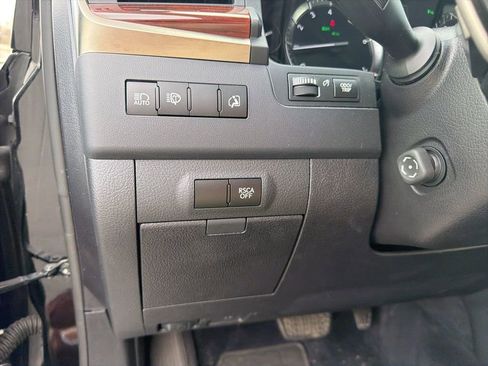 Used 2016 Lexus LX 570 4WD w/ Luxury Package image 28