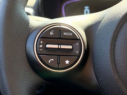Used 2025 Kia Soul LX FWD image 15