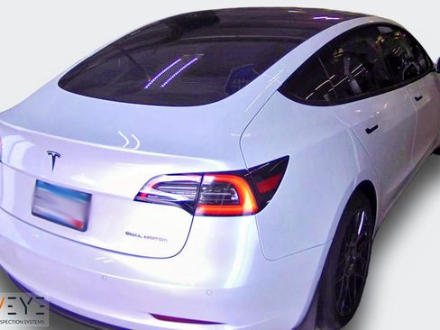 Used 2022 Tesla Model 3 Long Range AWD/4WD image 19