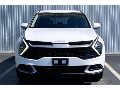 Used 2025 Kia Sportage EX FWD image 3