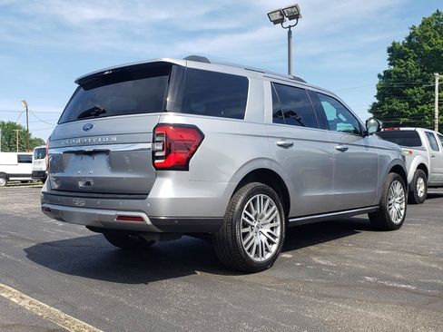 Used 2022 Ford Expedition Limited AWD/4WD image 3