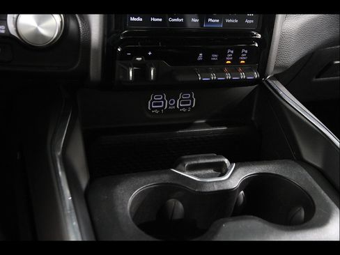 Used 2023 RAM 1500 Laramie AWD/4WD image 16