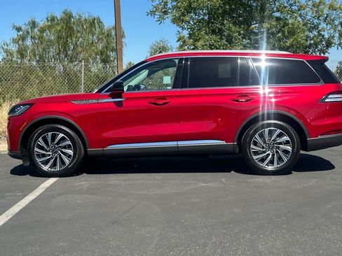 New 2026 Lincoln Aviator AWD image 5