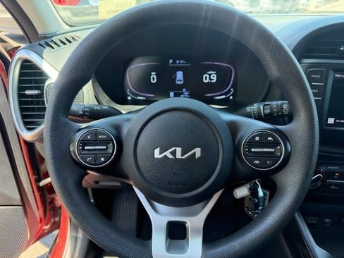Used 2023 Kia Soul LX w/ LX Technology Package FWD image 19