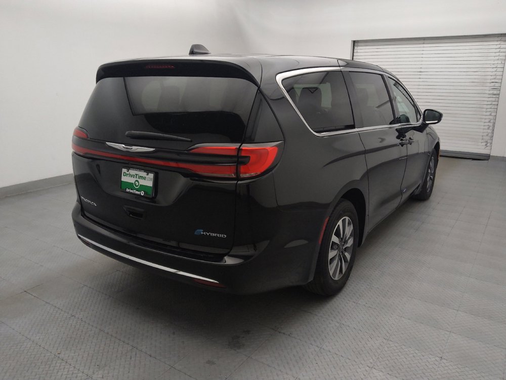 Used 2024 Chrysler Pacifica Limited FWD image 9